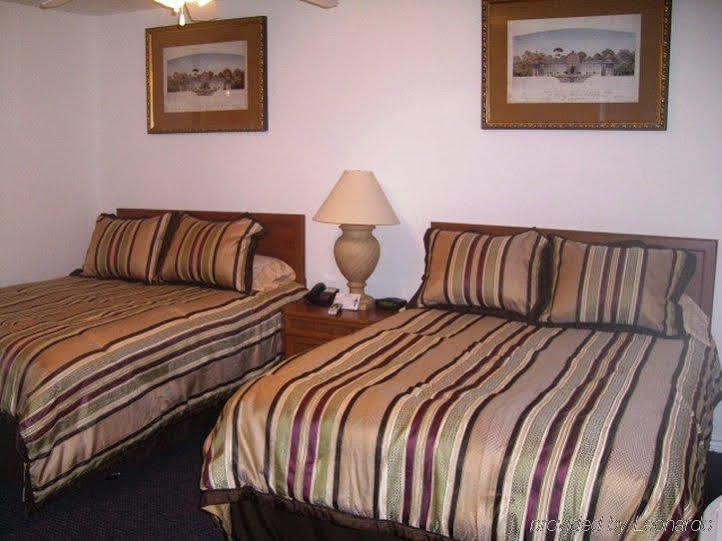 Hempstead Country Inn & Suites Екстер'єр фото